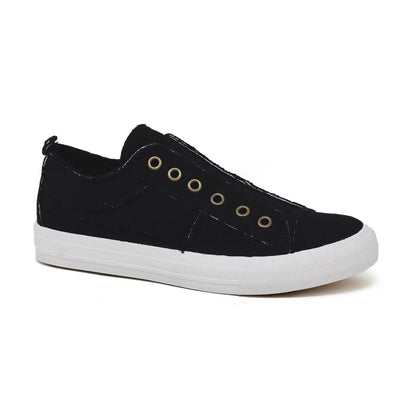 Yoki Womens Bentley-30 slip-on canvas sneakers in black with white sole.